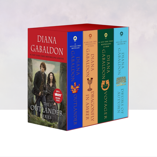 Outlander Boxed Set: Outlander, Dragonfly in Amber, Voyager, Drums of Autumn (Outlander)